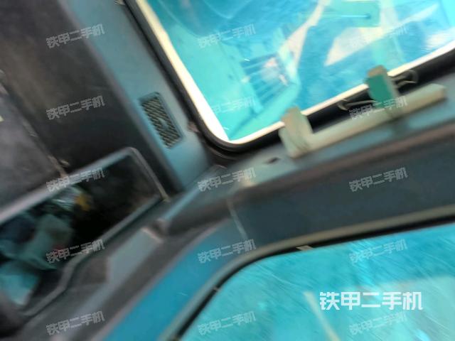 座椅左側(cè)控制臺/音響/含左手柄(駕駛室部分) 座椅左側(cè)控制臺/音響/含左手柄(駕駛室部分)