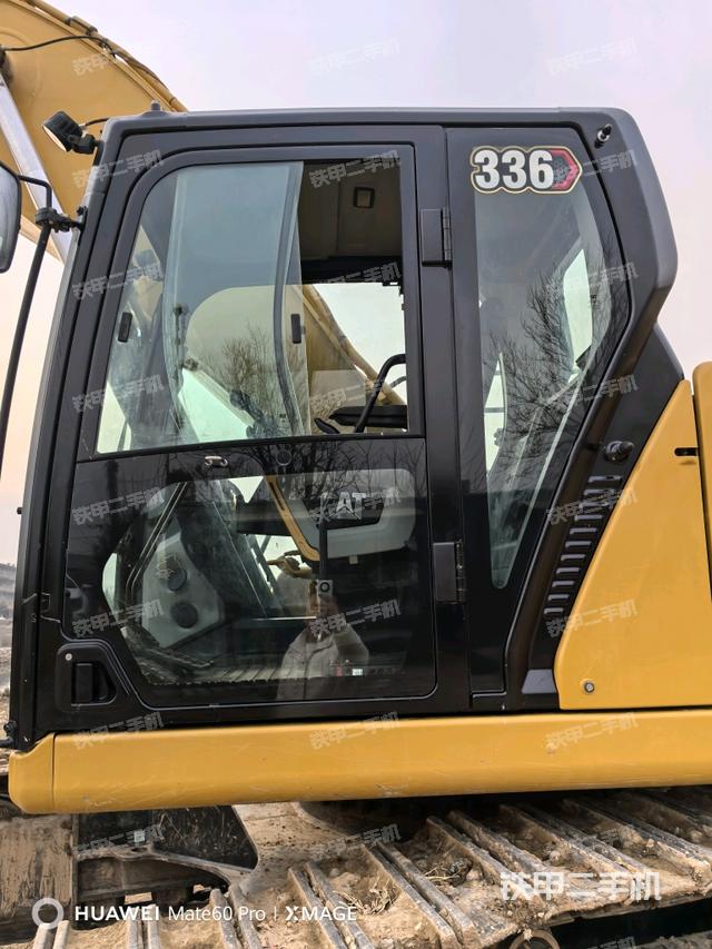 駕駛室左前45度（駕駛室部分）