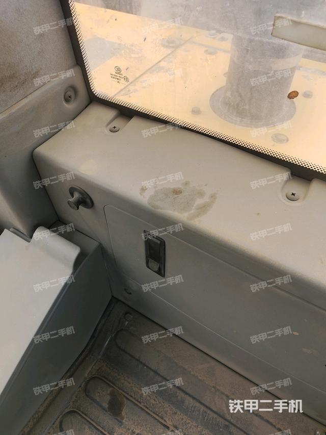 后窗玻璃角標(biāo)（駕駛室部分）