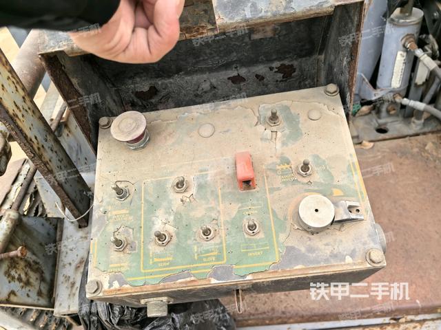 小時(shí)/里程表(駕駛室/操作室) 小時(shí)/里程表(駕駛室/操作室)