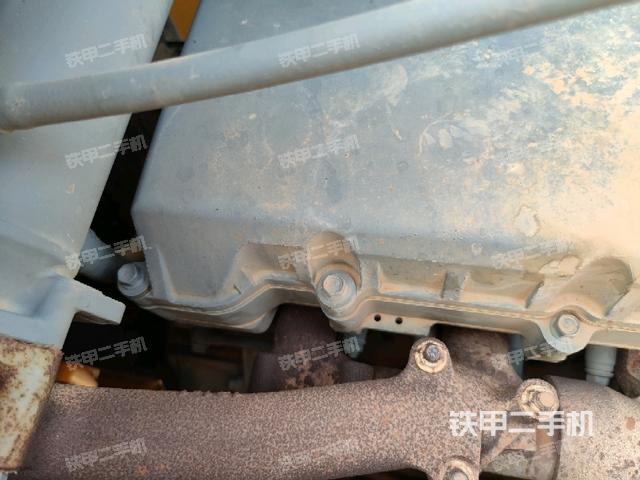 气门室盖螺丝特写(上车部件) 气门室盖螺丝特写(上车部件)