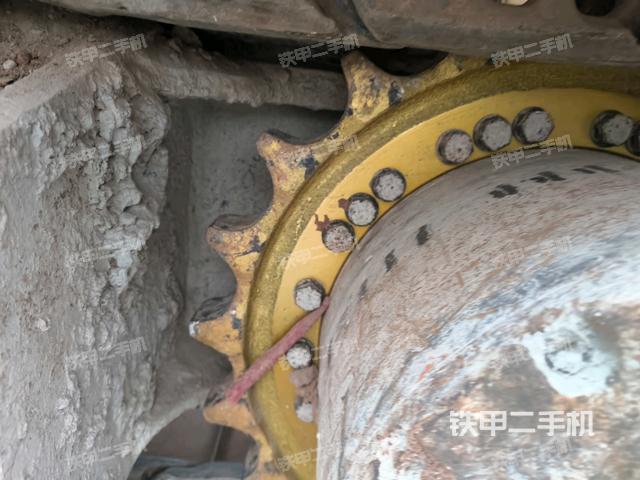 左側(cè)履帶整體?(行走機(jī)構(gòu)) 左側(cè)履帶整體?(行走機(jī)構(gòu))