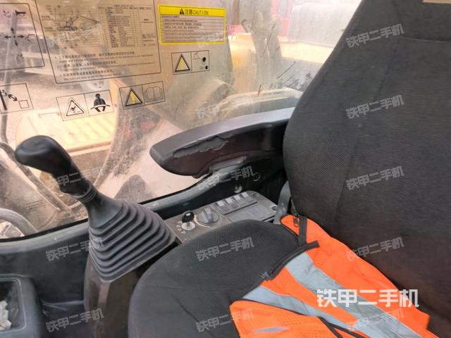 后窗玻璃角標(biāo)(駕駛室部分) 后窗玻璃角標(biāo)(駕駛室部分)