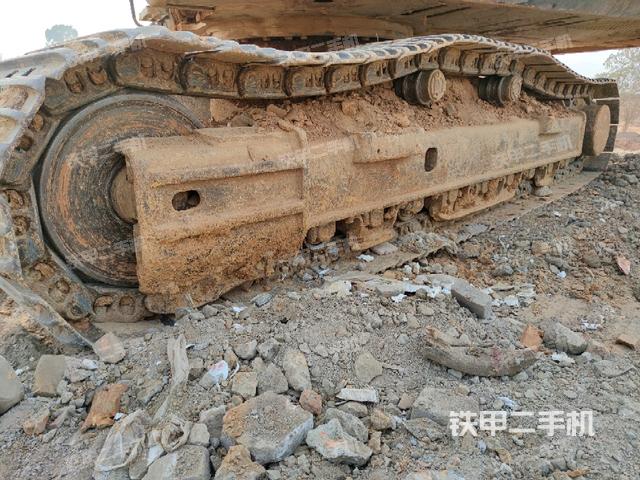 左侧履带整体 (行走机构) 左侧履带整体 (行走机构)