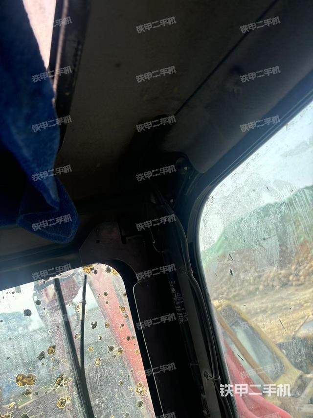 駕駛室頂部（整機(jī)外觀）