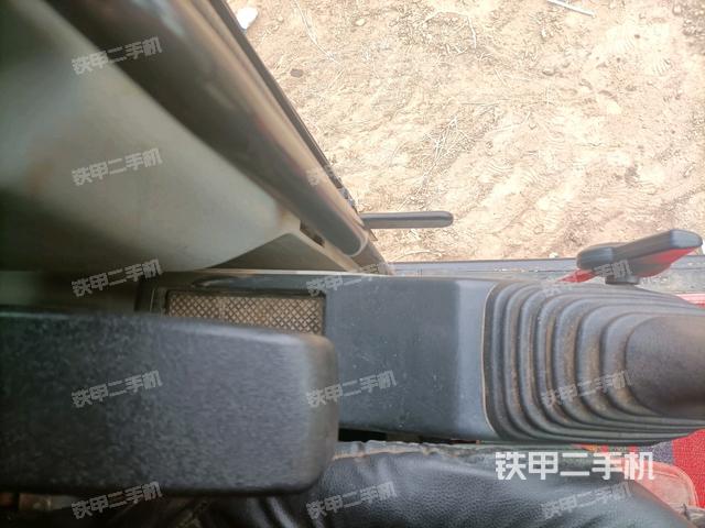 座椅左側(cè)控制臺/音響/含左手柄（駕駛室部分）