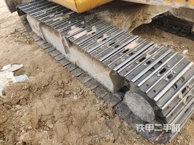 左側(cè)履帶整體?(行走機(jī)構(gòu)) 左側(cè)履帶整體?(行走機(jī)構(gòu))