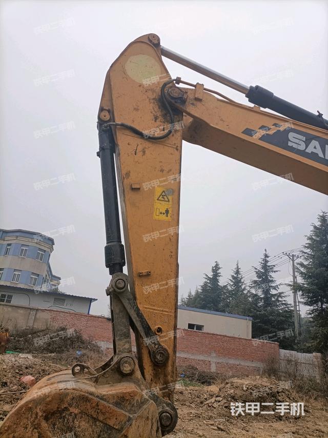 小臂整體左后(工作和回轉(zhuǎn)裝置) 小臂整體左后(工作和回轉(zhuǎn)裝置)