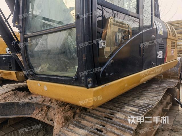 駕駛室整體(整機(jī)外觀(guān)) 駕駛室整體(整機(jī)外觀(guān))