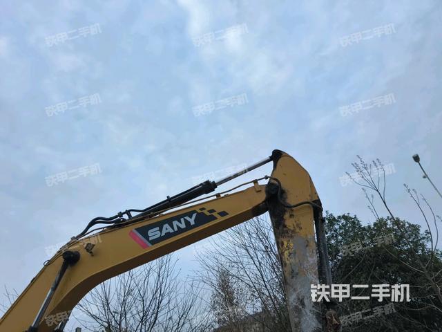 大臂油缸整體?豎拍(工作和回轉(zhuǎn)裝置) 大臂油缸整體?豎拍(工作和回轉(zhuǎn)裝置)