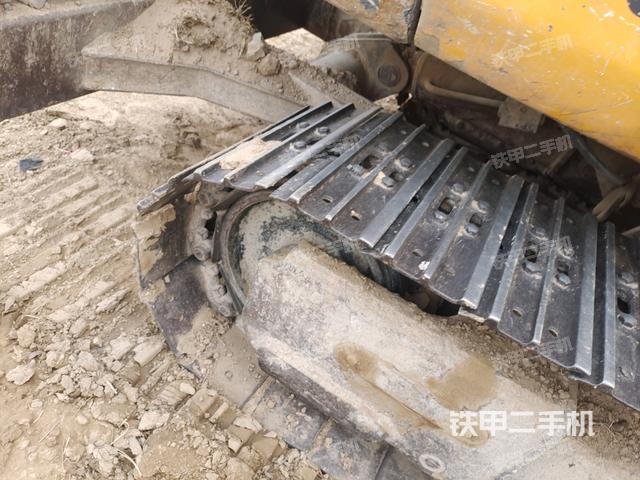 左側(cè)行走馬達(dá)蓋板(行走機(jī)構(gòu)) 左側(cè)行走馬達(dá)蓋板(行走機(jī)構(gòu))