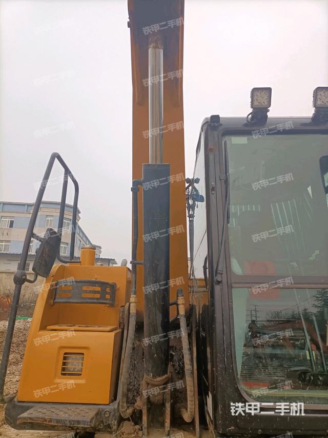 大臂根部?斜（工作和回轉(zhuǎn)裝置）