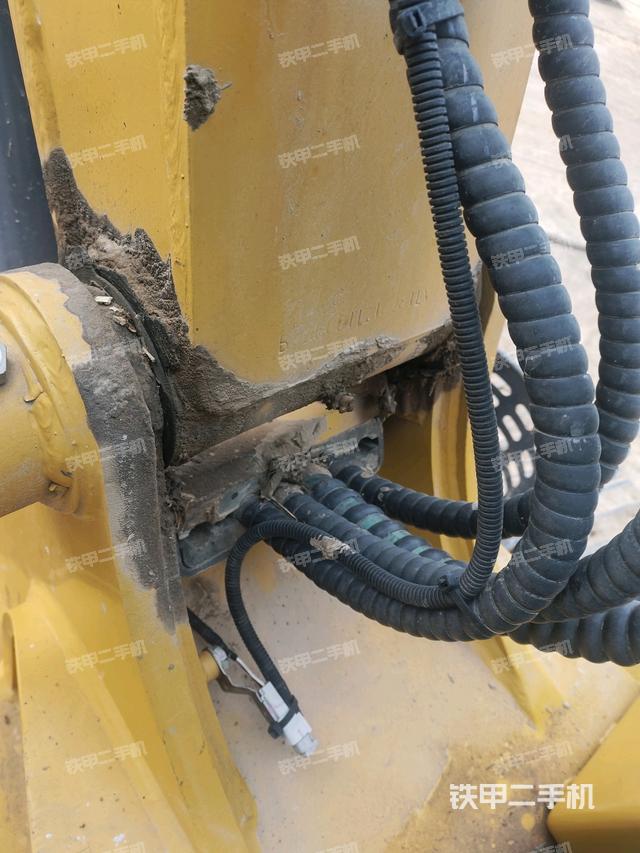 大臂根部?斜（工作和回轉(zhuǎn)裝置）