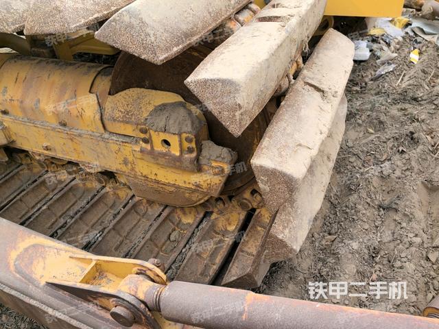 左引導(dǎo)輪(推土機底盤及工作裝置) 左引導(dǎo)輪(推土機底盤及工作裝置)
