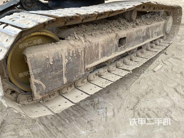 单侧履带整体（整机外观）