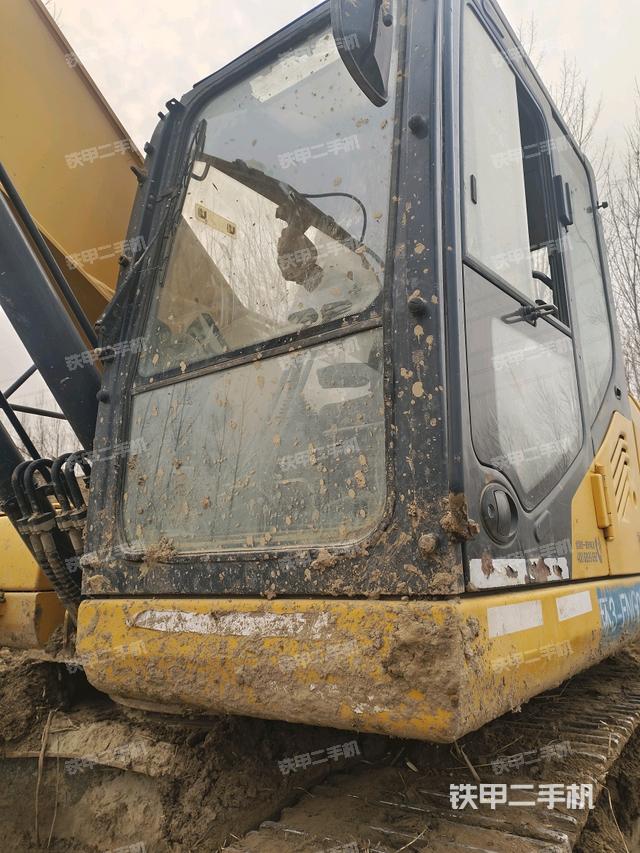 駕駛室左前45度（駕駛室部分）