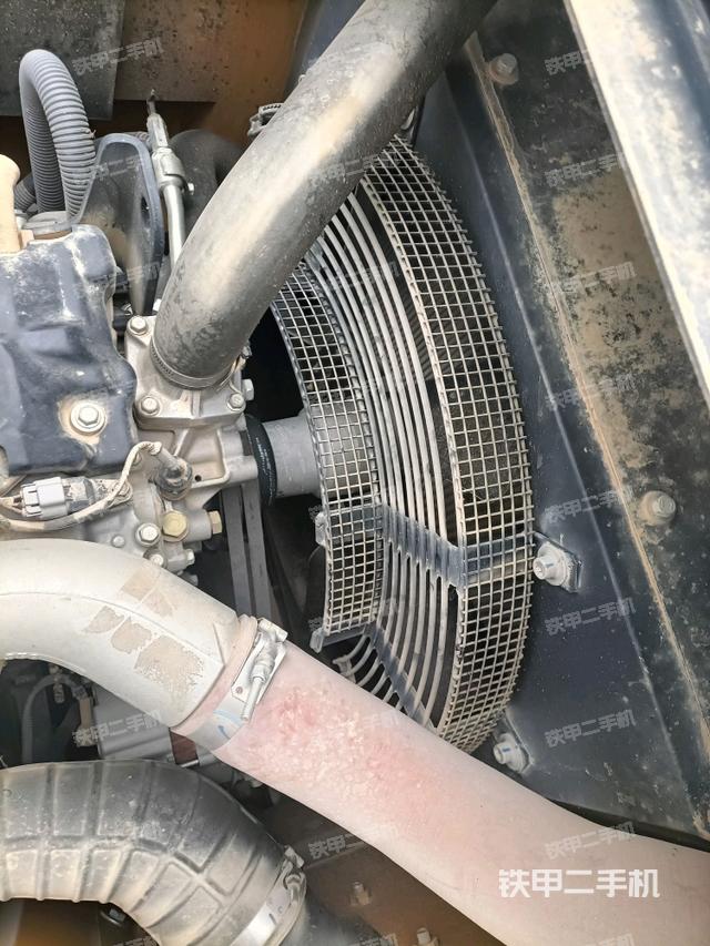 水箱+風(fēng)扇特寫(xiě)(上車(chē)部件) 水箱+風(fēng)扇特寫(xiě)(上車(chē)部件)
