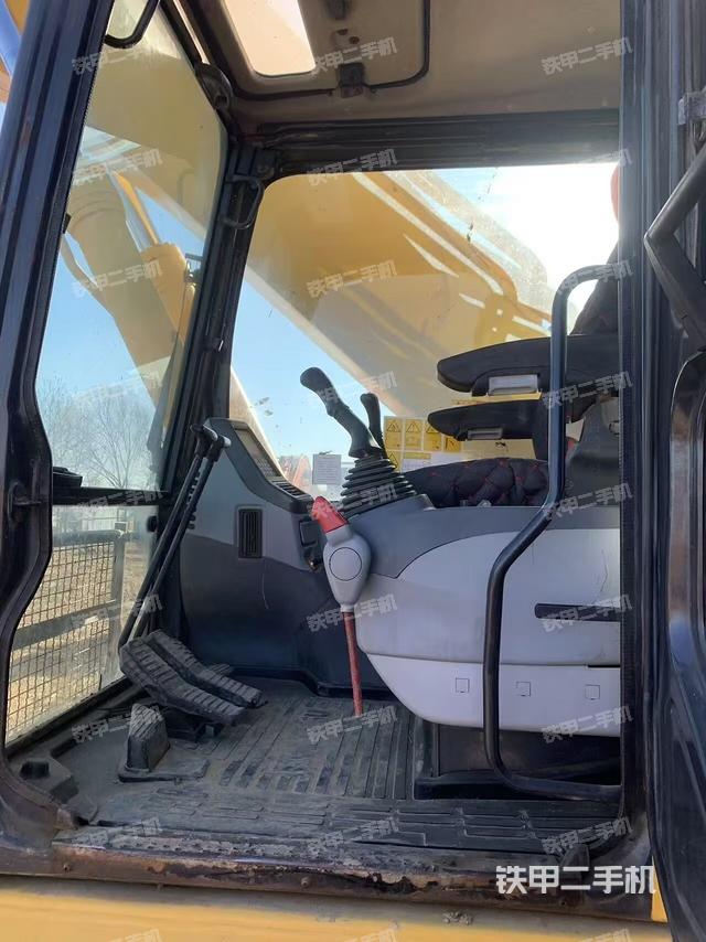 駕駛室整體（整機(jī)外觀）