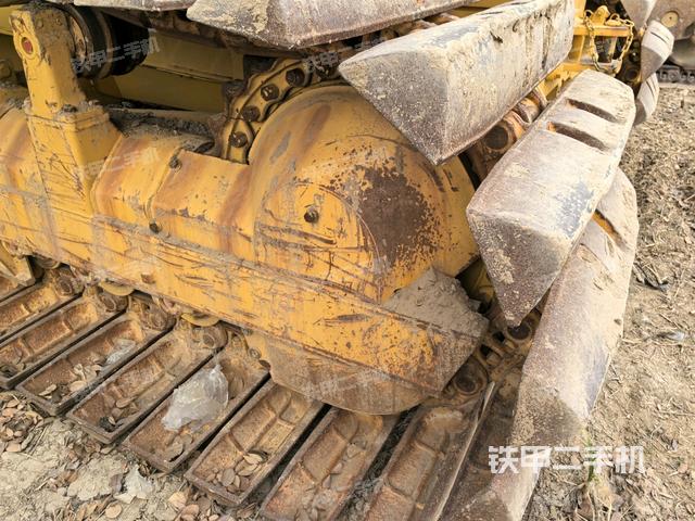 右側(cè)履帶全景(推土機底盤及工作裝置) 右側(cè)履帶全景(推土機底盤及工作裝置)