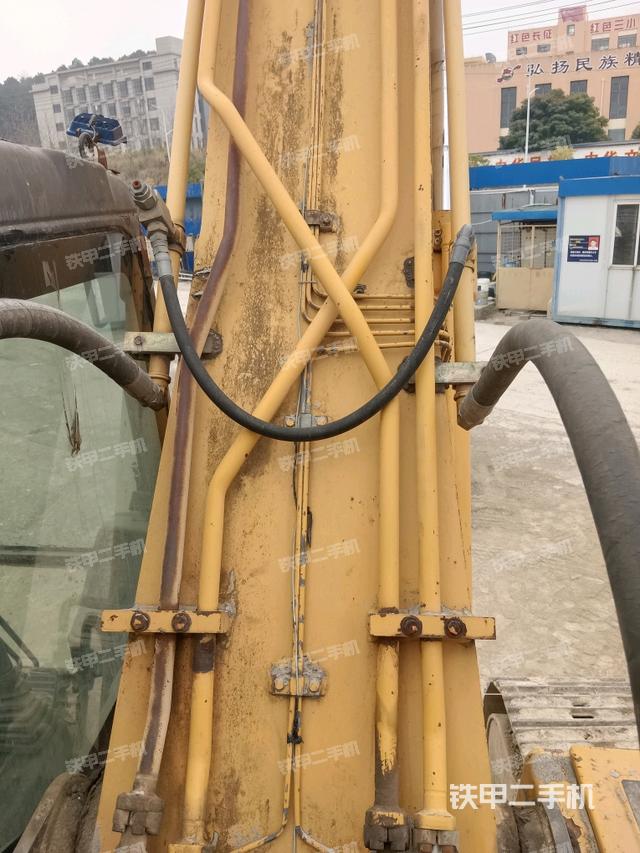 轉(zhuǎn)盤(pán)和下車架正前（工作和回轉(zhuǎn)裝置）