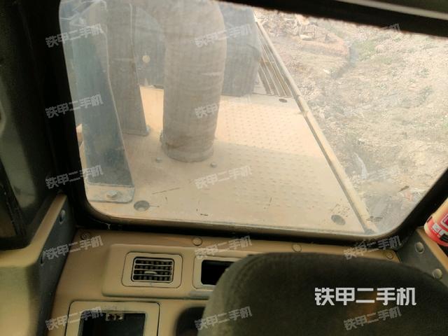 座椅后部(驾驶室部分) 座椅后部(驾驶室部分)