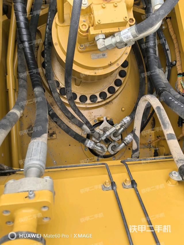 回轉(zhuǎn)馬達（上車部件）