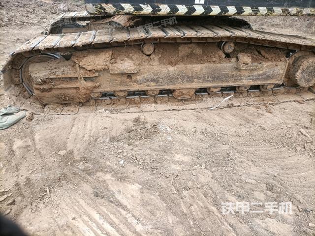 左側(cè)履帶整體?(行走機(jī)構(gòu)) 左側(cè)履帶整體?(行走機(jī)構(gòu))