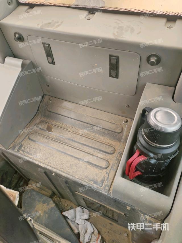 座椅后部（駕駛室部分）