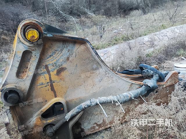 整機(jī)右側(cè)(設(shè)備外觀及核心部件) 整機(jī)右側(cè)(設(shè)備外觀及核心部件)