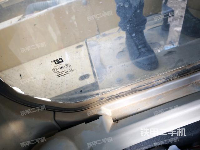 后窗玻璃角標（駕駛室部分）