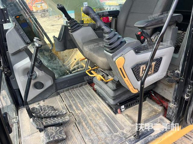 驾驶室整体（整机外观）