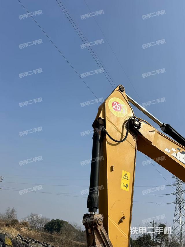 小臂整體左后(工作和回轉(zhuǎn)裝置) 小臂整體左后(工作和回轉(zhuǎn)裝置)