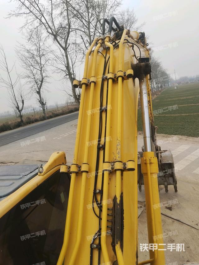 大臂背部俯視（工作和回轉(zhuǎn)裝置）