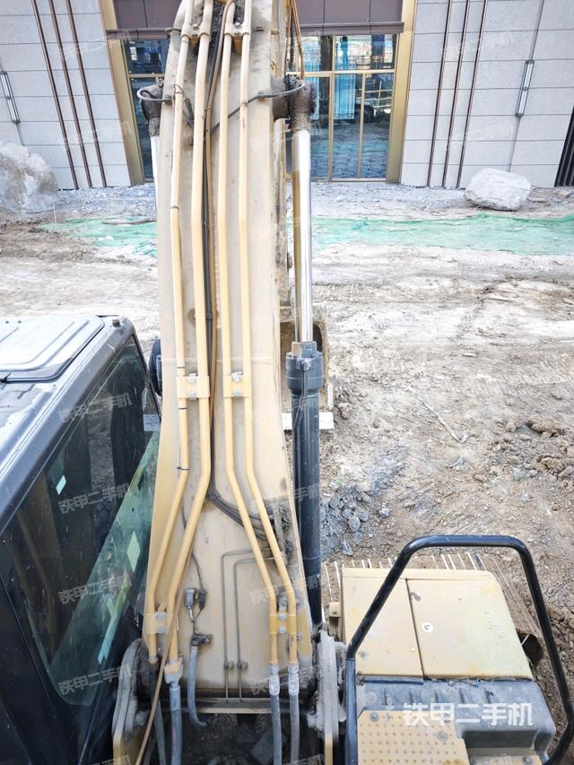 大臂背部俯視（工作和回轉裝置）