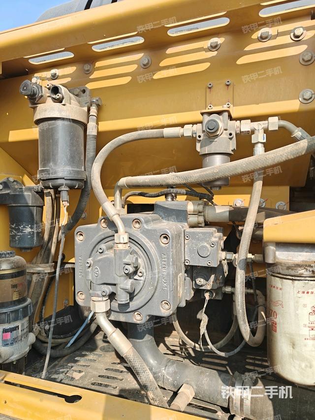 液壓泵斜45?左（大件艙室）