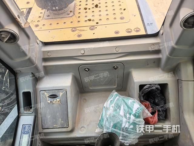 后窗玻璃角標(biāo)（駕駛室部分）