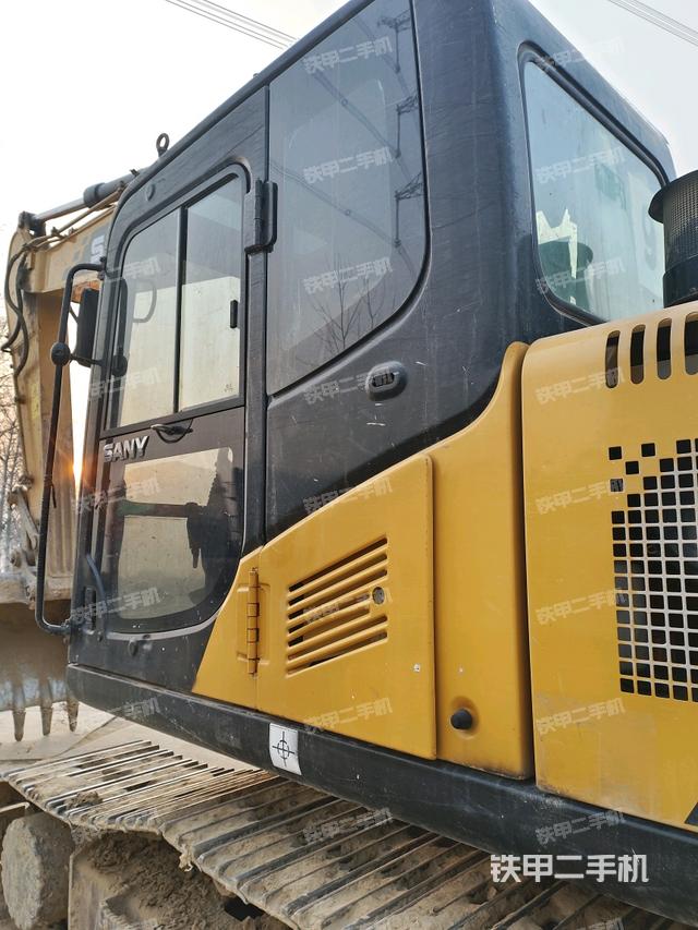 駕駛室左前45度（駕駛室部分）