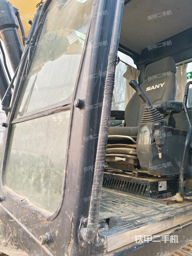 駕駛室左后45度（駕駛室部分）