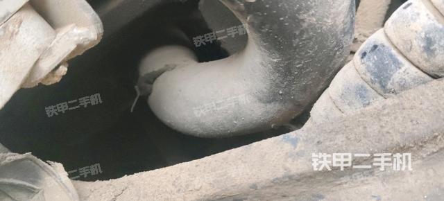 液壓泵艙室正面整體(整機外觀) 液壓泵艙室正面整體(整機外觀)