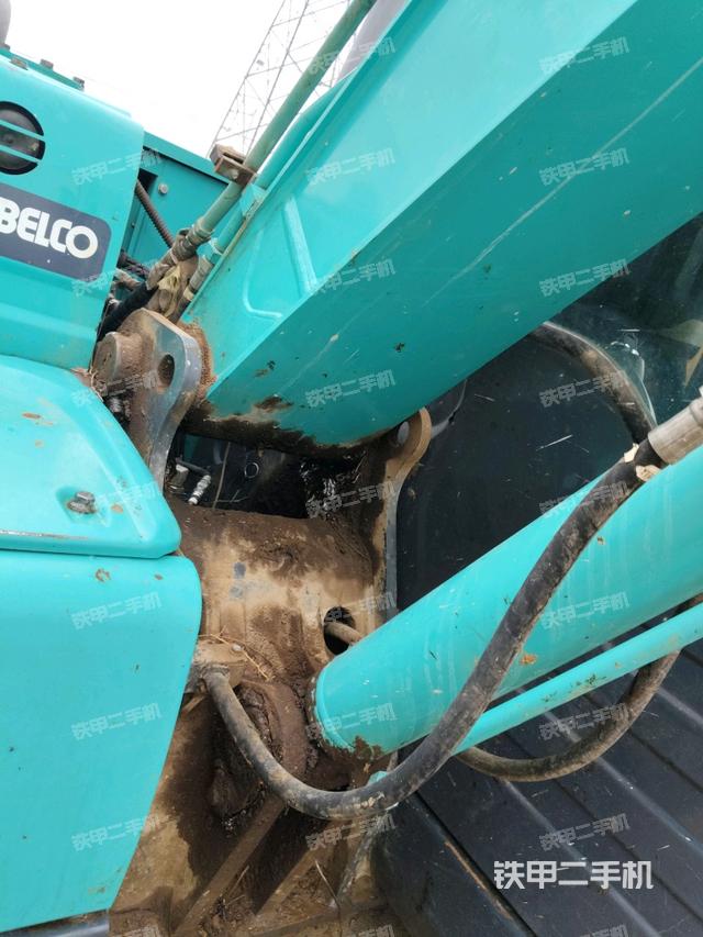 大臂根部?斜（工作和回轉(zhuǎn)裝置）