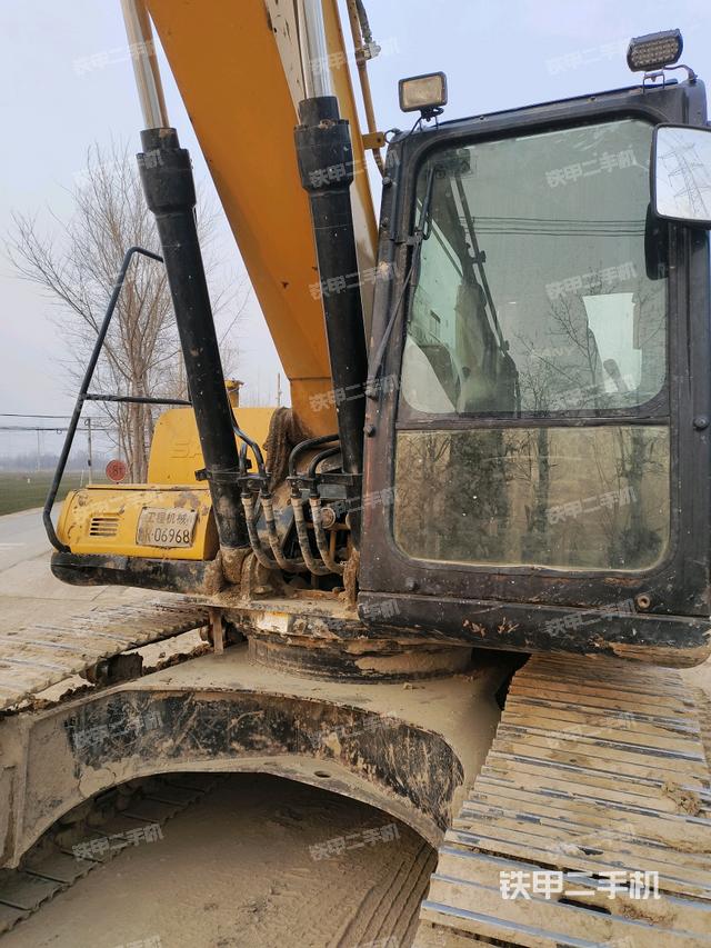 轉(zhuǎn)盤和下車架正前（工作和回轉(zhuǎn)裝置）