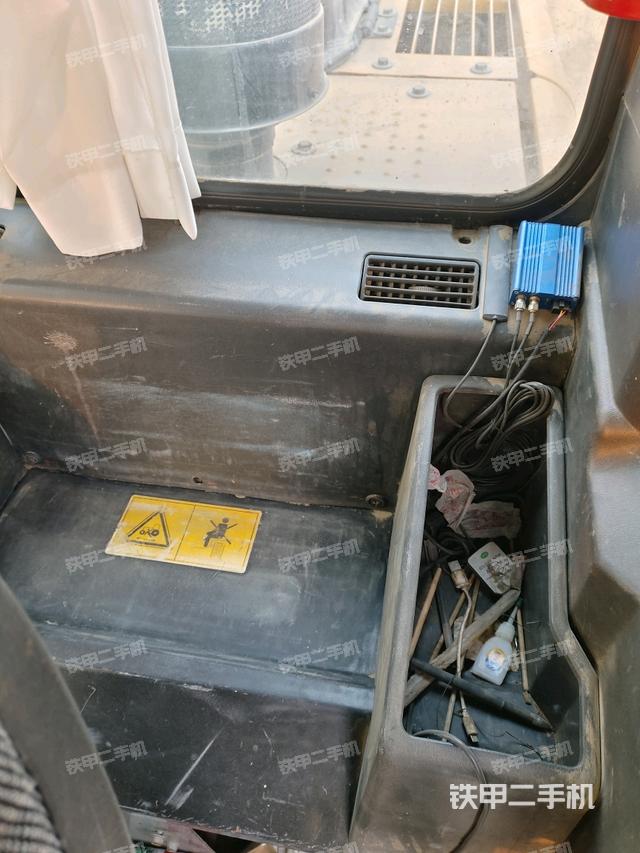 后窗玻璃角標(biāo)（駕駛室部分）