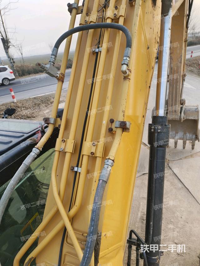 大臂背部俯視（工作和回轉(zhuǎn)裝置）