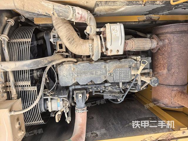 發(fā)動(dòng)機(jī)室（上車部件）