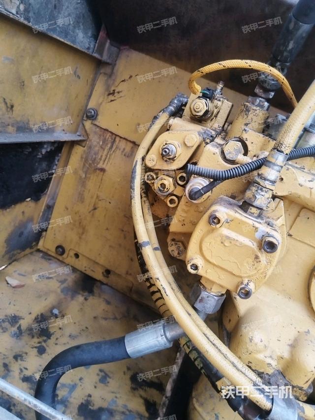 液壓泵斜45?左（大件艙室）