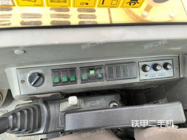 座椅右側控制臺/鑰匙門/油門/含右手柄（駕駛室部分）