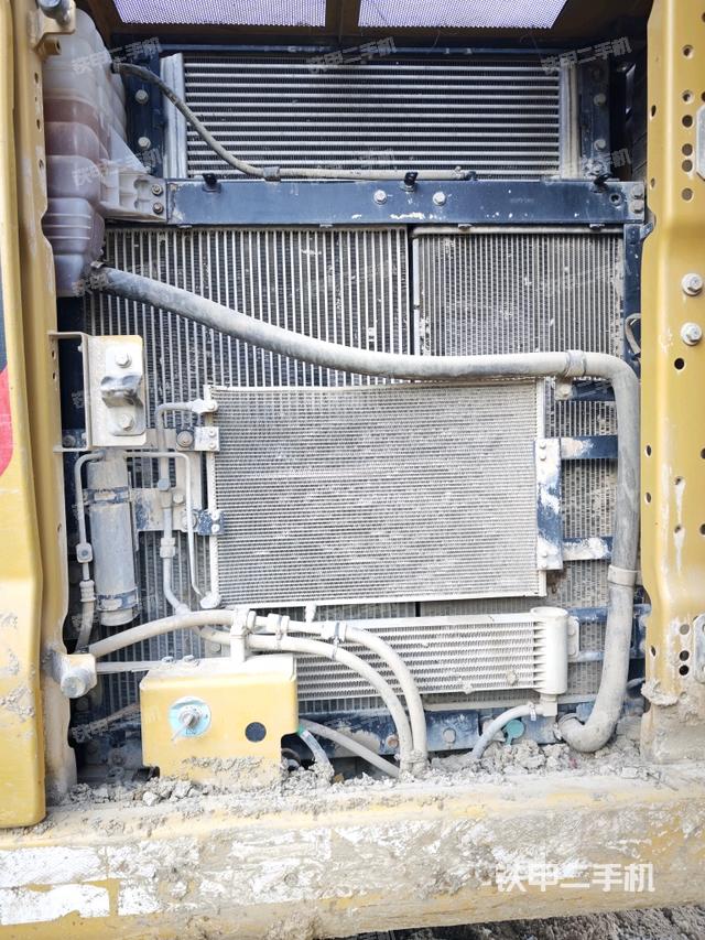 散熱器正面（大件艙室）