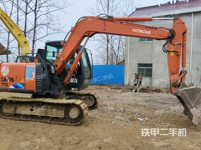 右前45(整機(jī)外觀) 右前45(整機(jī)外觀)