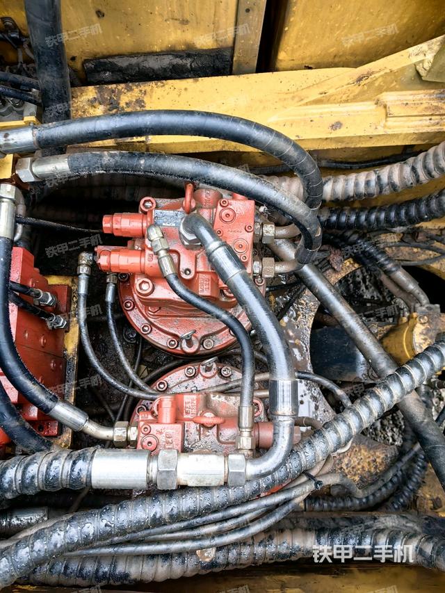 回轉(zhuǎn)馬達(dá)（上車部件）