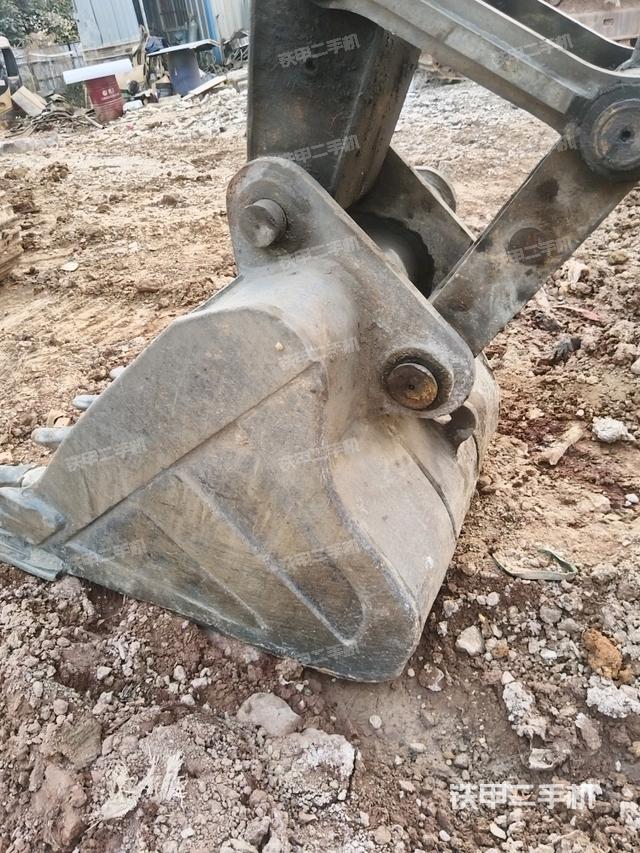 鏟斗右后整體（工作和回轉(zhuǎn)裝置）